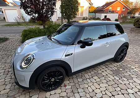 Mini Cooper SE Yours Trim