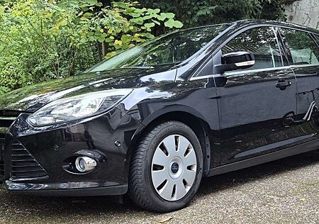 Ford Focus gebraucht kaufen Ford Focus Turnier 1.6 EcoBoost