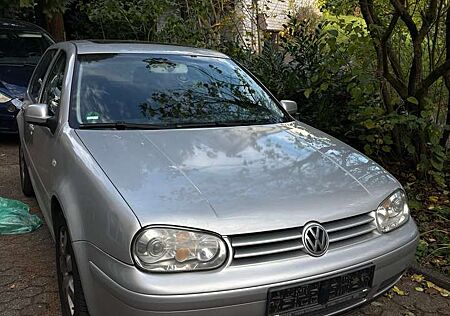 VW Golf Volkswagen 1.6 Automatik Comfortline