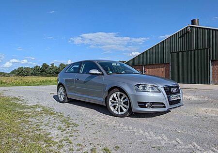 Audi A3 2.0 TDI DPF Ambition, gepflegt, 8-Fach bereift.