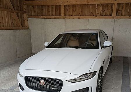 Jaguar XE D180 AWD Aut. R-Dynamic S