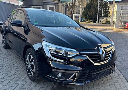 Renault Megane IV Lim. 5-trg. *Navi*Klimaautomatik