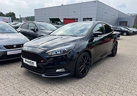 Ford Focus gebraucht kaufen Ford Focus Lim. ST RECARO*NAVI*LEDER*TEMP*SHZ*LHZ*PDC