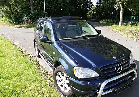 Mercedes-Benz ML 430 V8