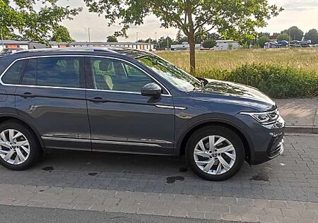 VW Tiguan Volkswagen Tiguan2.0TDI DSG Elegance Navi Pano LED ACC DigCoc