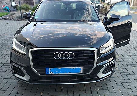 Audi Q2 35 TFSI S tronic design