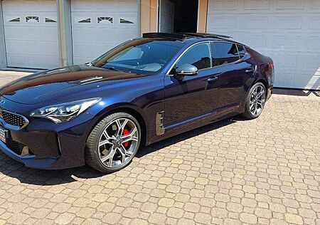 Kia Stinger GT 4WD Pano Bastuck HK Sitzklima 8-f Alu