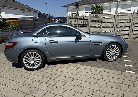 Mercedes-Benz SLK 350 (BlueEFFICIENCY) 7G-TRONIC