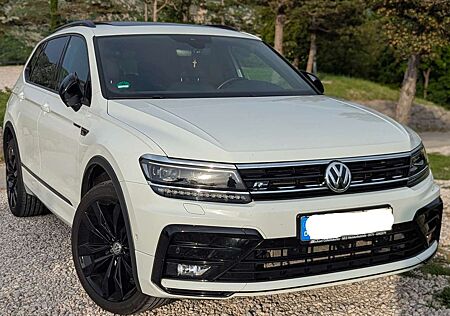 VW Tiguan Allspace Volkswagen R-Line"BlackStyle"PANO/AHK/HUD/STH