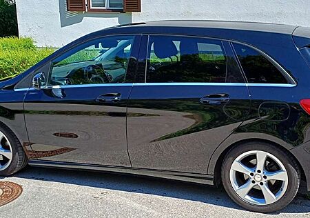 Mercedes-Benz B 200 7G-DCT Style Sports Tourer