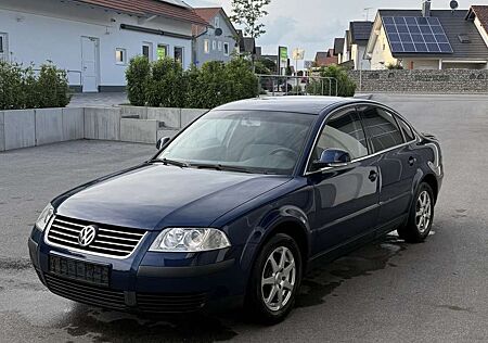 VW Passat Volkswagen 1.6, TÜV neu, Klima, Sitzheizung, AHK, 8 fach