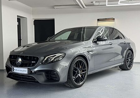 Mercedes-Benz E 63 AMG S 4Matic Speedshift 9G-MCT