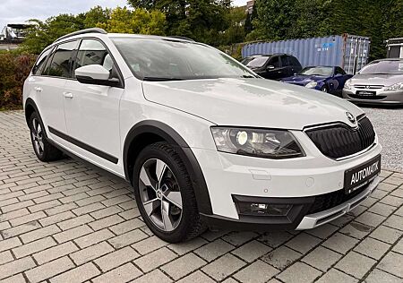 Skoda Octavia Combi Scout 4x4 NAV KAM PANO AHK T.LEDER
