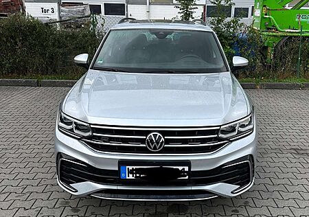 VW Tiguan Volkswagen Diesel 2.0 TDI SCR 4MOTION DSG R-Line