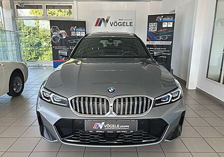 BMW 320 d xDrive A. Tour. MSportpaket AHK Panora. Glasdach
