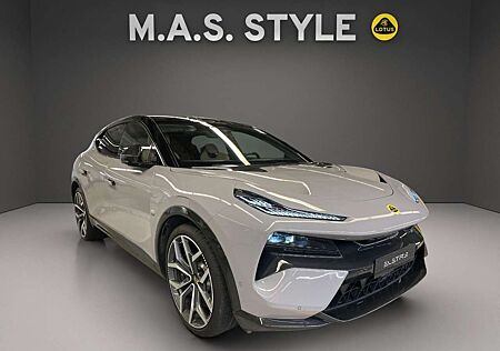 Lotus Eletre R KEF Voll Carbon Gold innen