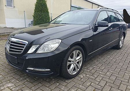 Mercedes-Benz E 200 CGI BlueEfficiency Automatik/Teilleder