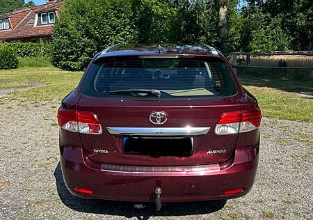Toyota Avensis Life