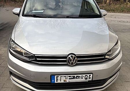 VW Touran Volkswagen 2.0 TDI SCR (BlueMotion Technology) Comfortline