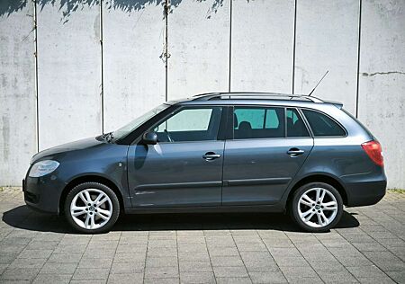 Skoda Fabia Combi 1.9TDI Schiebedach Klima AHK TÜVneu