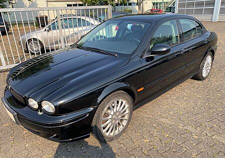 Jaguar X-Type 2.5 V6 Sport 4x4 Automatik- Leder -Navi- Tempomat