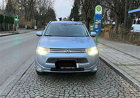 Mitsubishi Outlander 2.0 4WD Plug-In Hybrid Plus 203 PS