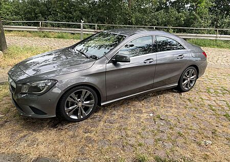 Mercedes-Benz CLA 200 7G-DCT Urban Automatik