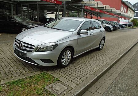 Mercedes-Benz A 180 BlueEFFICIENCY Style Navi