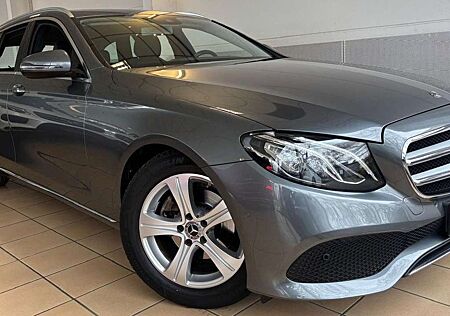 Mercedes-Benz E 220 d T Avantgarde LED Kamera Tempomat Leder Ambiente