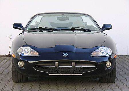 Jaguar XK8 Cabrio 2 Jahre Garantie