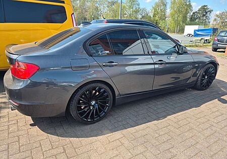 BMW 335 i xDrive Lim.HUD Leder Navi Bi-Xenon