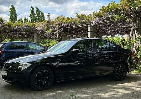 BMW 320i 320 E90