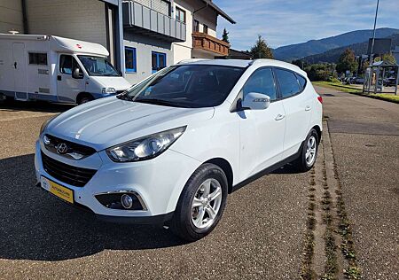 Hyundai ix35 Style 2WD 12Fach Bereift Verkauf im Kundenauftrag