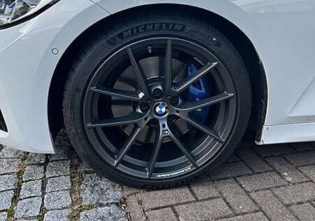 BMW 330 i M Sport