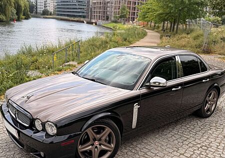 Jaguar XJ8 4.2 Liter Executive Sonderlack Bi Color