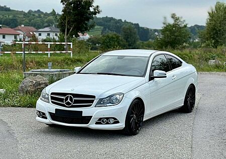 Mercedes-Benz C 180 gebraucht kaufen Mercedes-Benz C 180 Coupe BlueEFFICIENCY