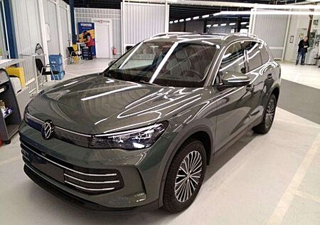 VW Tiguan Volkswagen TDI 4Mo STNDHZ AHK PANO A-LEDER 360° H&K