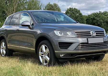 VW Touareg Volkswagen 3.0 V6 TDI * ACC * Kamera * AHK * LED