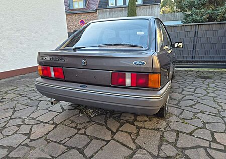 Ford Escort CL