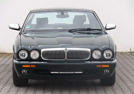 Jaguar XJ 4.0 Sovereign 2 Jahre Garantie