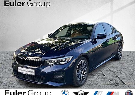 BMW 320 i Limousine Sportpaket Navi Leder Digitales Cockpi