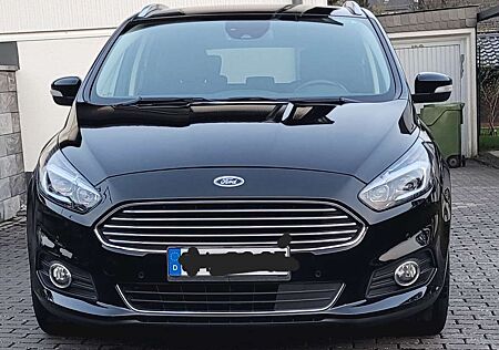 Ford S-Max 1.5 Eco Boost Start-Stopp Titanium