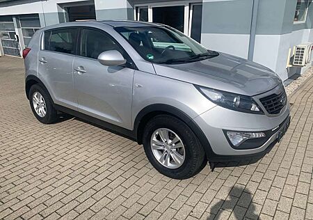 Kia Sportage 2WD 1,6 Temp. Shzg PDC Klima 74TKM