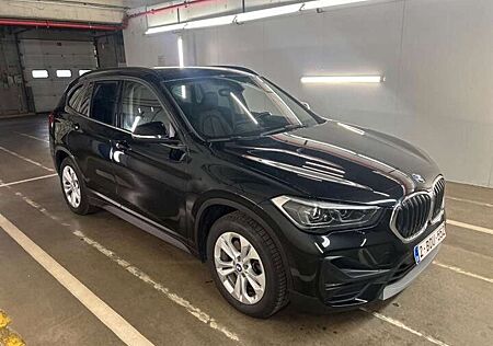 BMW X1 xDrive25e*LEDER*LED*Up Display*Netto-15600€