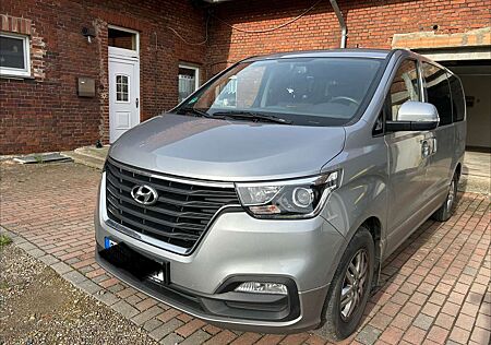Hyundai H-1 2.5 CRDi Travel Trend 8Sitze/Autom /8 Reifen