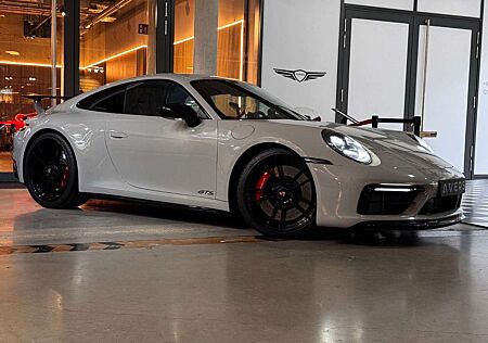 Porsche 992 Carrera 4 GTS Coupé