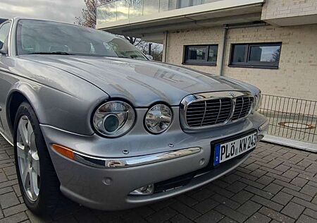 Jaguar XJ8 4.2 Executive,1.Hand,modifiziertes Modell 2006