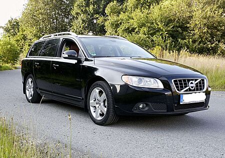 Volvo V70 FlexiFuel 2.5T Sum., LPG, AHK, Leder dunkelrot