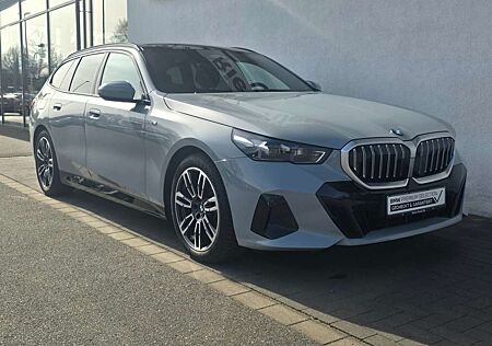 BMW 520 d Touring M Sportpaket*Pano*Standhzg*AHK*DA+*