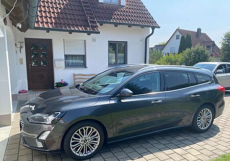 Ford Focus Turnier 2.0 EcoBlue Automatik TITANIUM